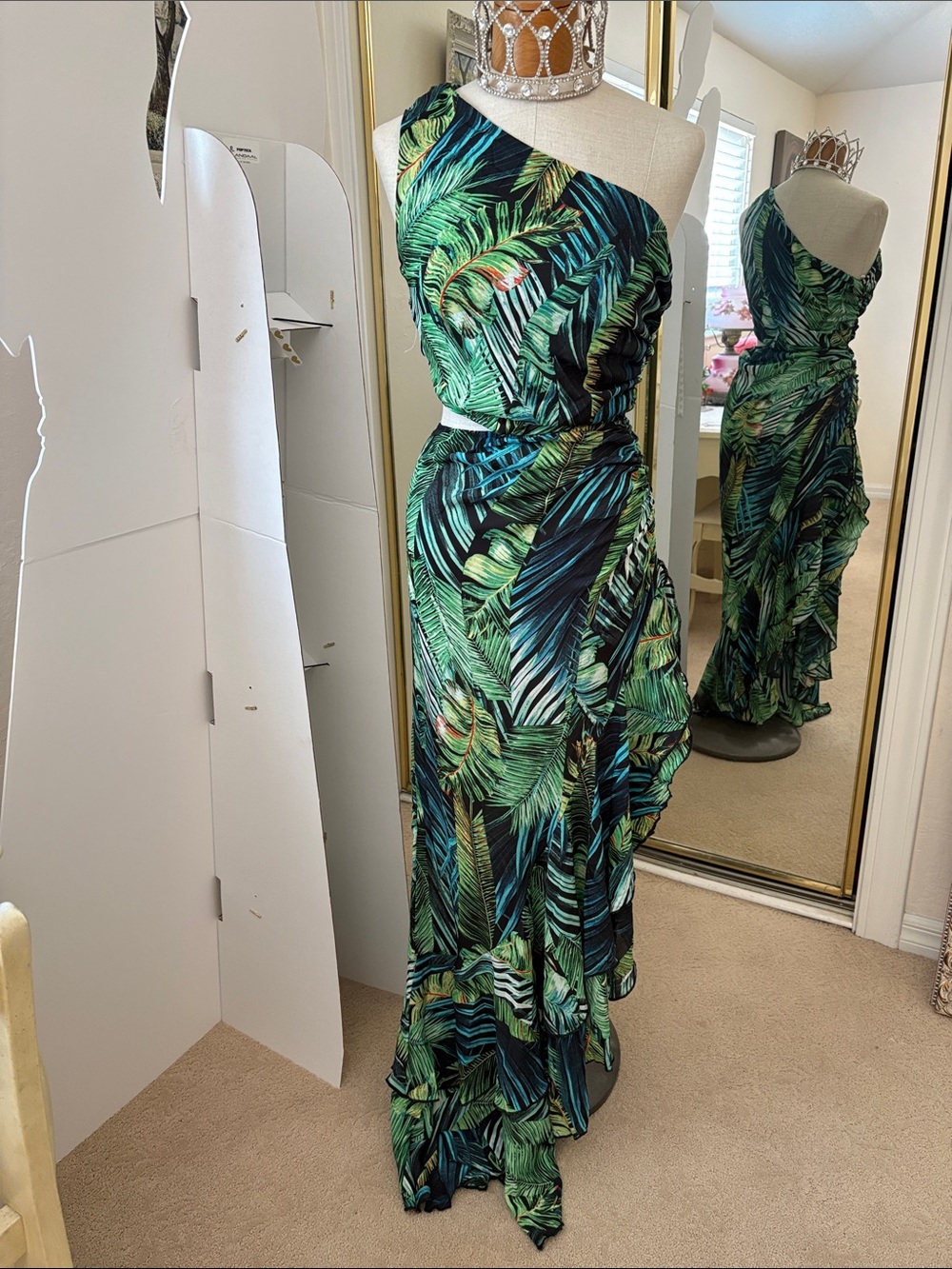 One-Shoulder Tropical Leaf Print Maxi Dress in Green and Teal